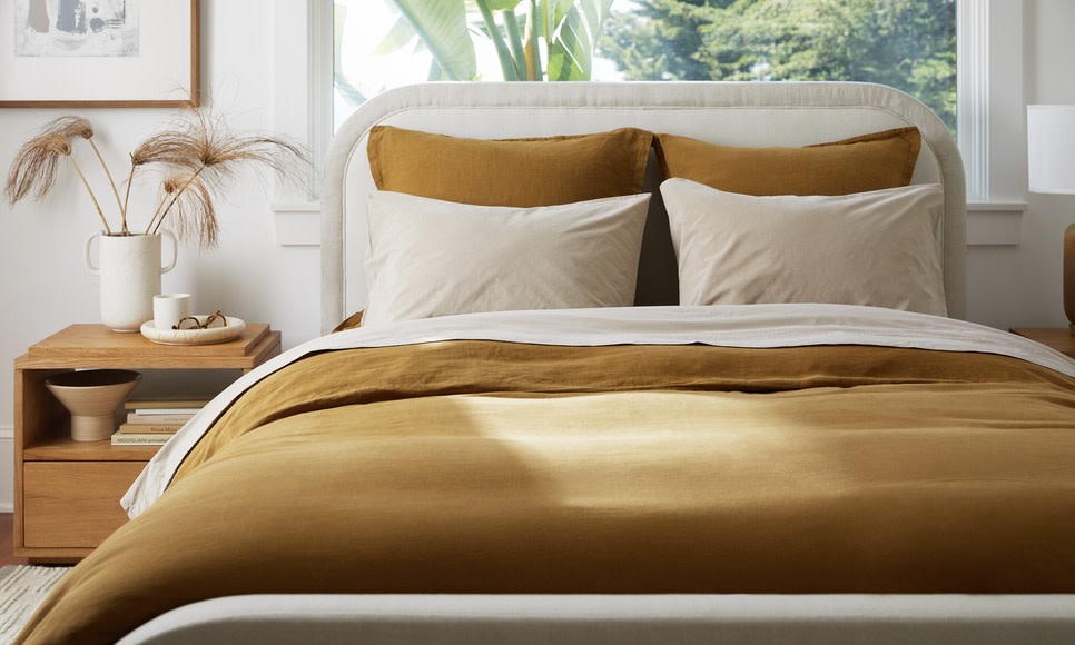 Percale vs Sateen vs Linen: What's the Difference?