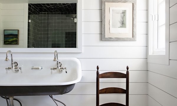 industrial farmhouse style  bathroom 