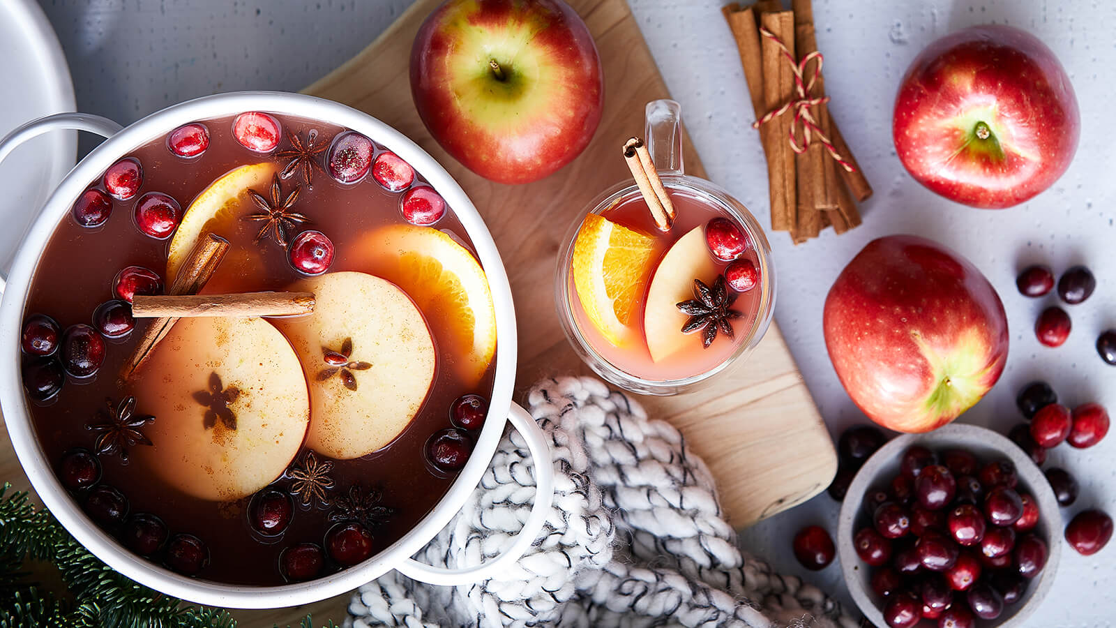 Holiday Wassail with Apples and Cranberries