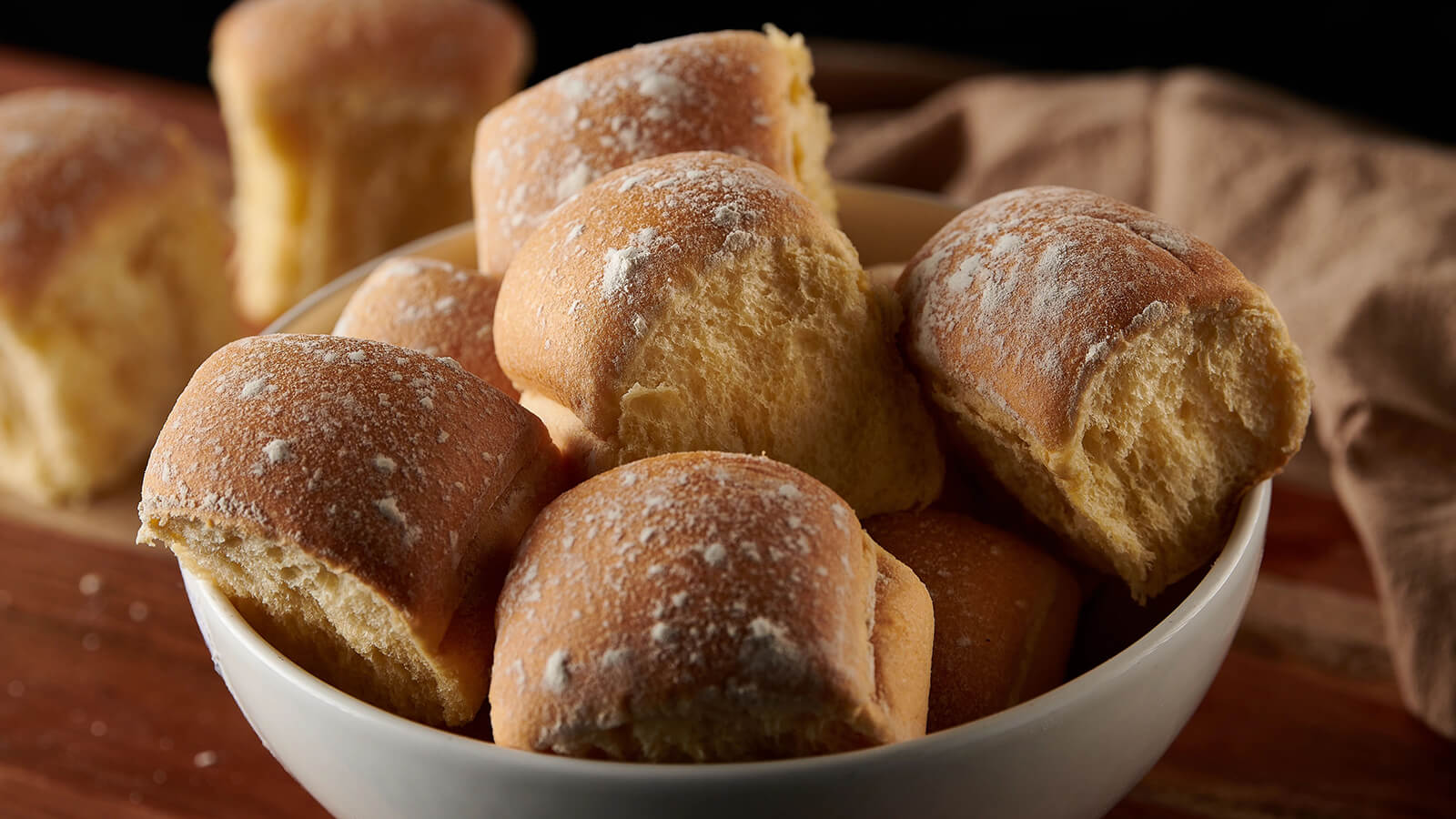 The Fresh Market Butter & Egg Dinner Rolls
