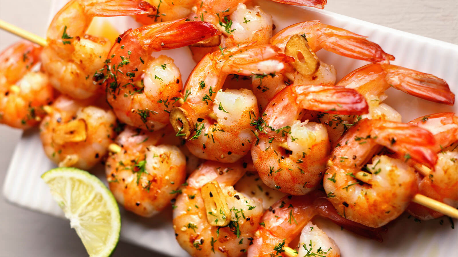 What To Have With Shrimp Skewers : Shrimp Kebab With Garlic Butter Rasa ...