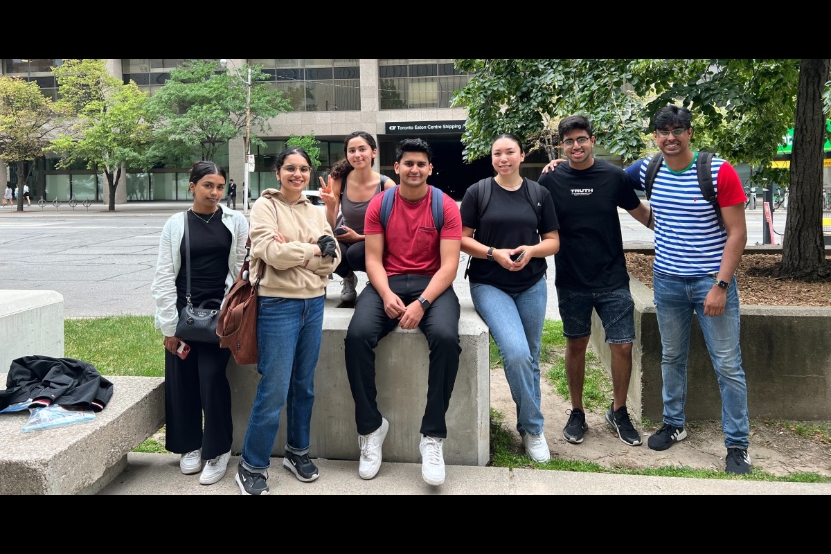 Group photo of participants on this donation run. Thank you to those who showed up, and all the other executive team members who help organized the donation behind the scenes!