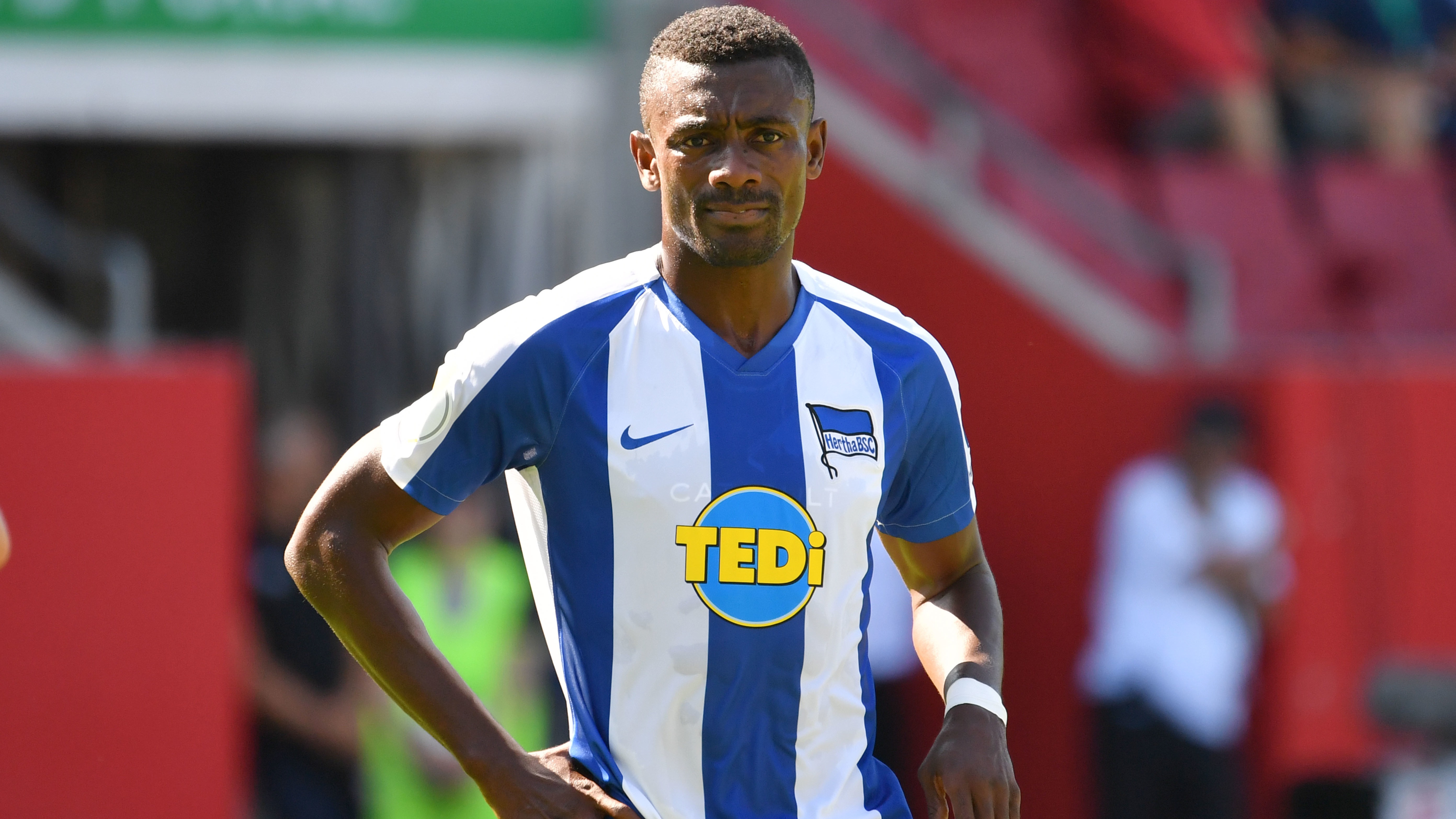 Kalou by Berlin after breaking social distancing rules | ITV Football