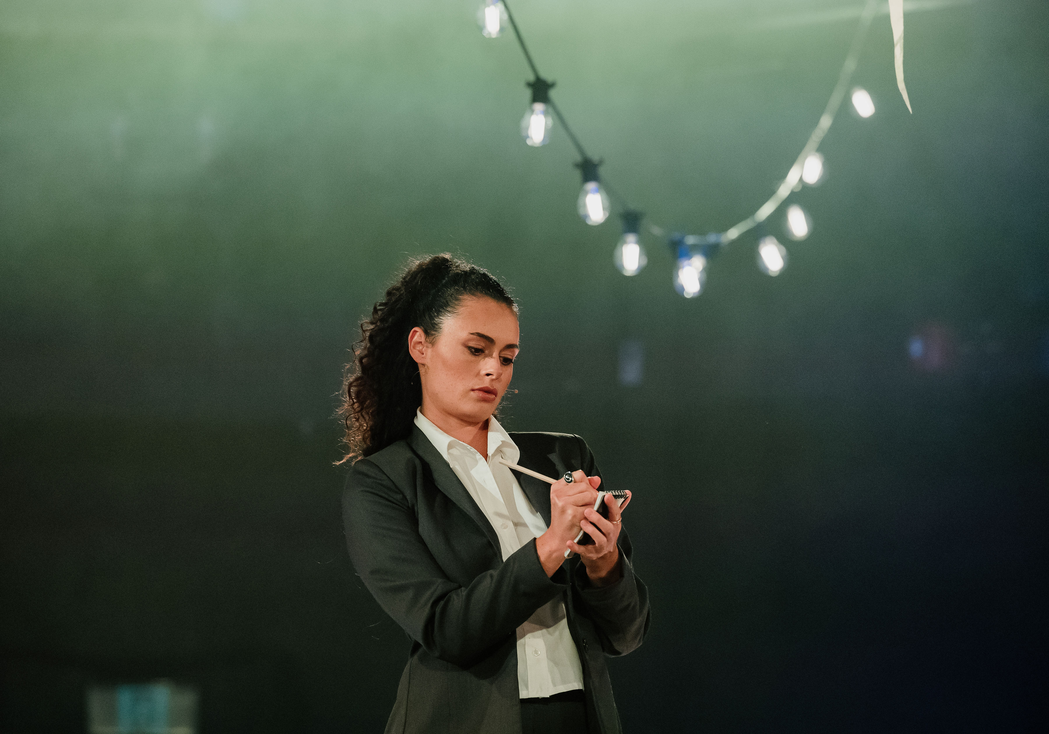 Image 3 NZOpera TheUnrulyTourists EbonyAndrew credit Andi Crown