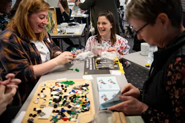 Photo of the experiential workshop during set building. Training Brick by Brick programme LEGO brick based therapy Play Included Gina Gomez de la Cuesta. LEGO Foundation