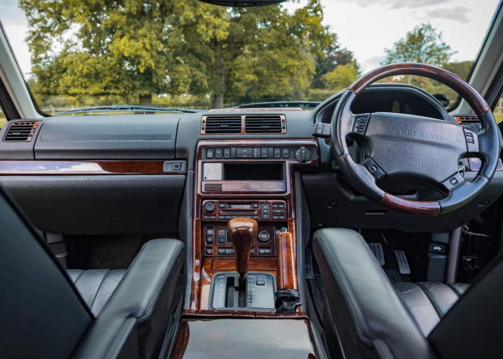 Petrolted: On The Button Range Rover P38 Interior
