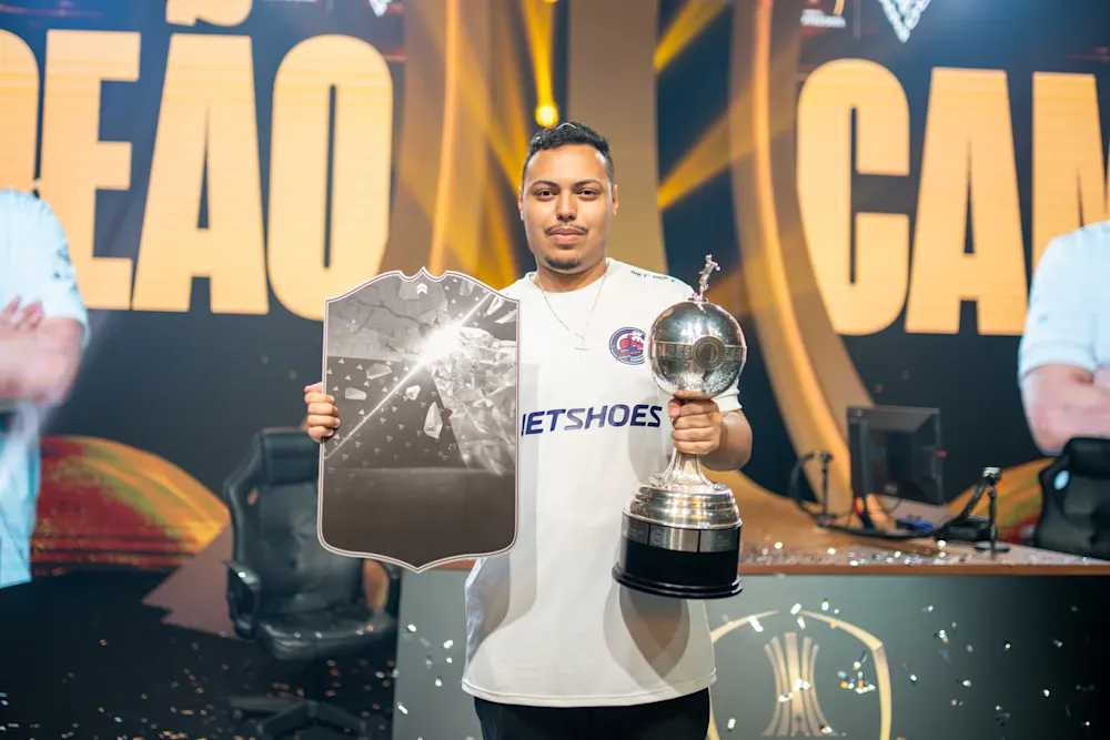 CONMEBOL eLibertadores Day 2 Trophy