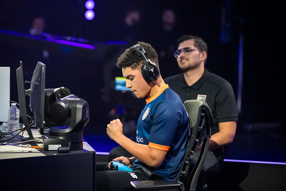 Levi de Weerd celebrates against Tekkz