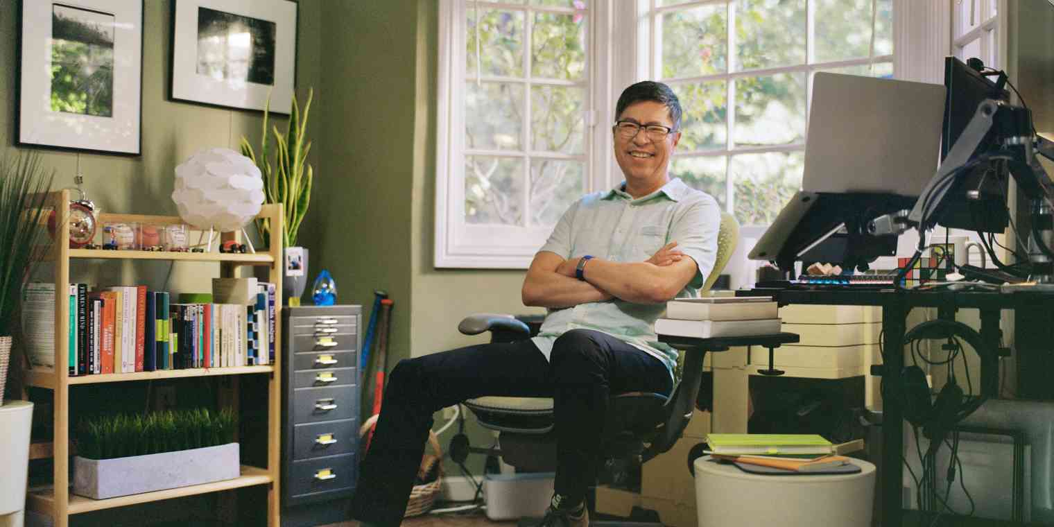 Reali's head of growth, Lyndon Wong, at his desk