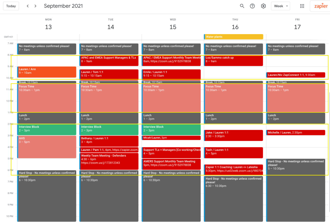 A screenshot of Lauren's week in Google Calendar showing horizontal rectangles around the times in each day she reserves for different activities, like meetings, or focused work.