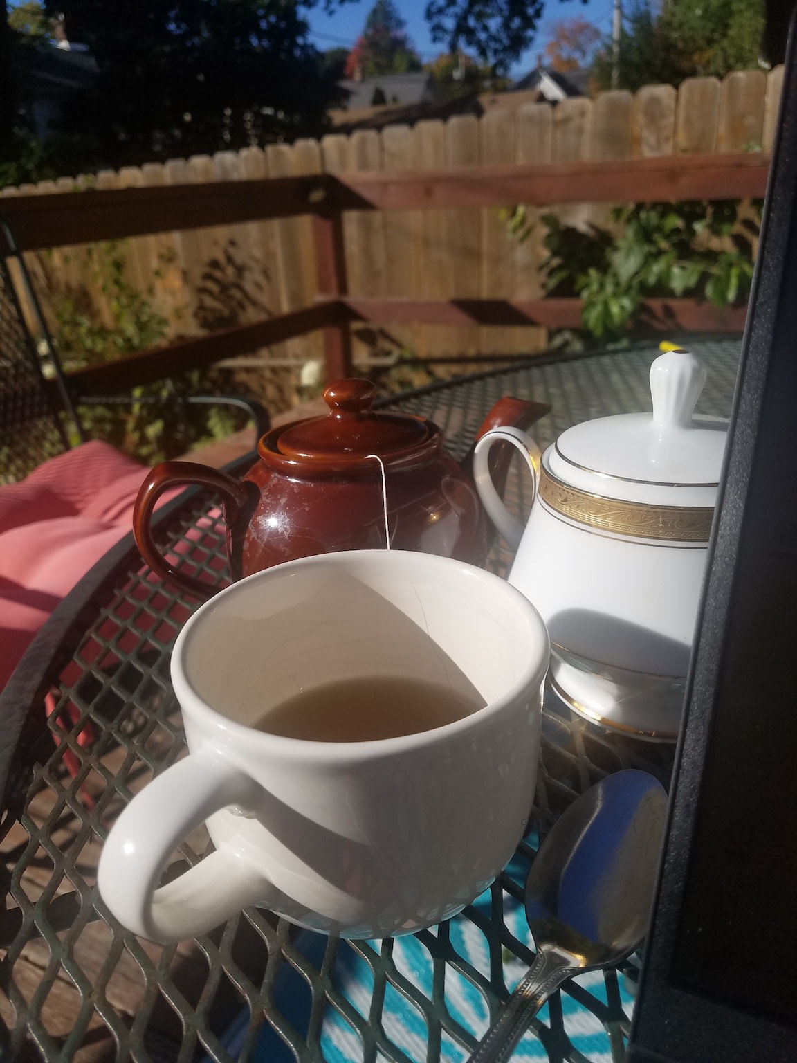 A teapot in the sun
