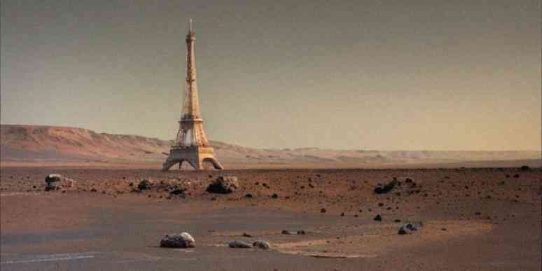 An AI-generated image of the Eiffel tower on Mars