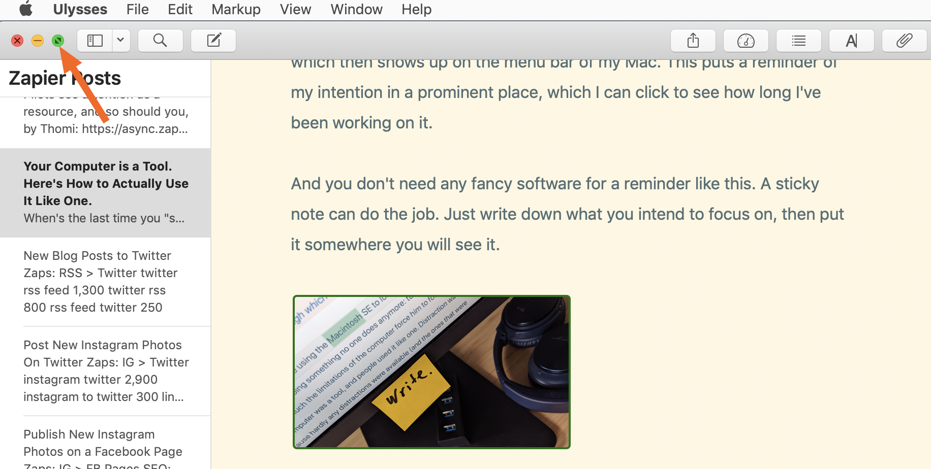 The fullscreen button in macOS