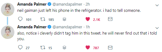 Amanda Palmer talking about Neil Gaiman on Twitter without tagging him, making a joke that he