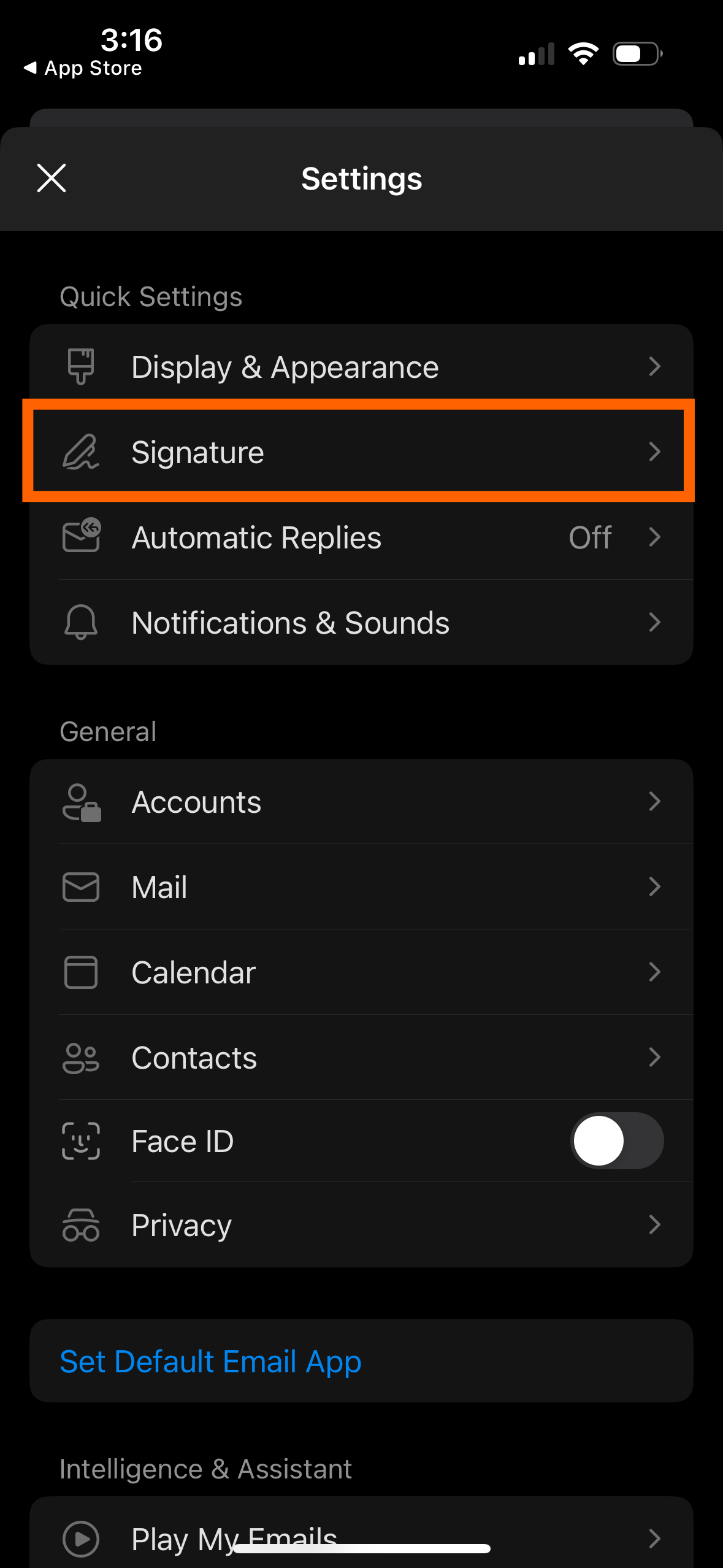 Screenshot of the signature option in the Outlook app