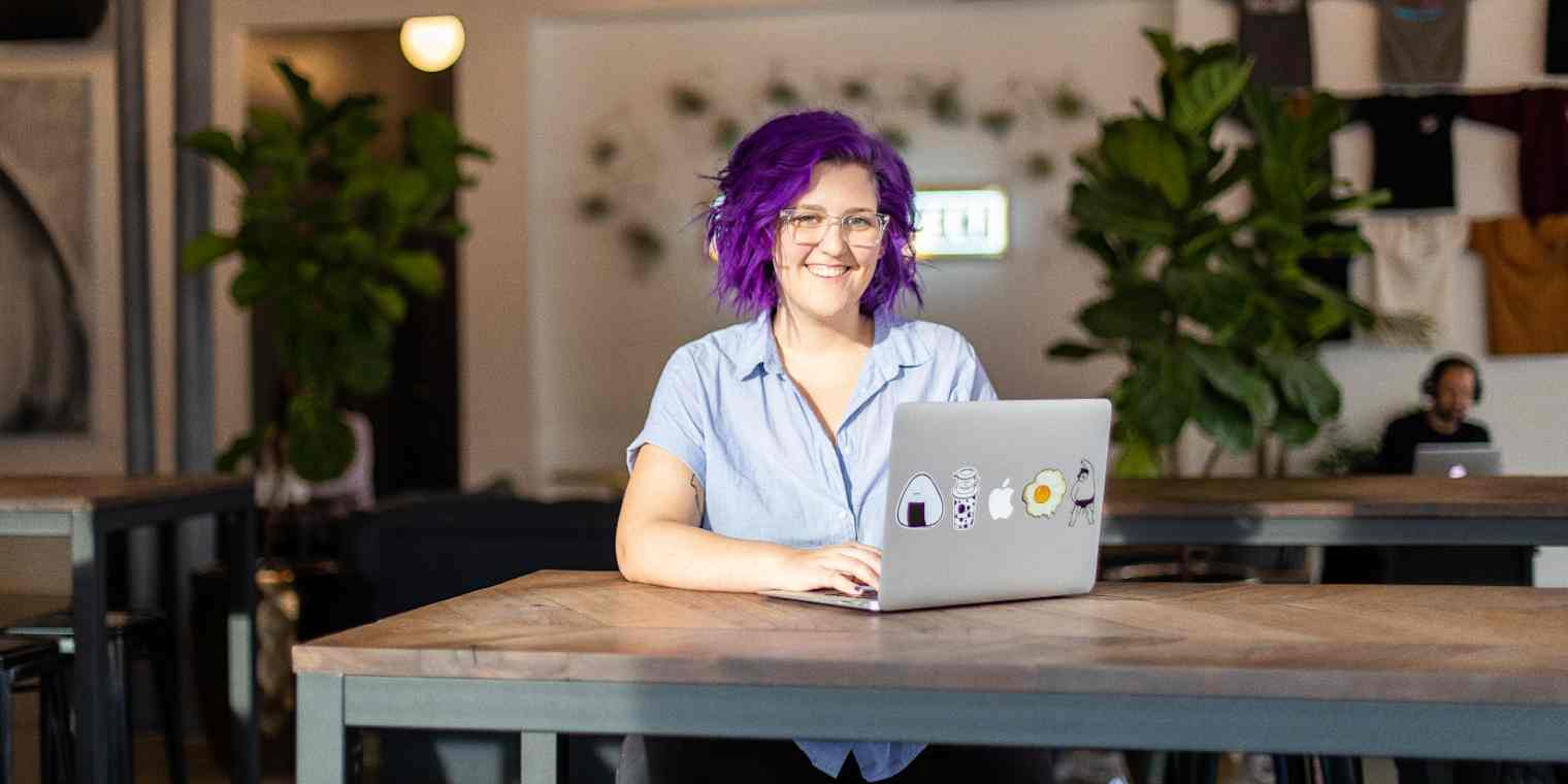 A hero image of Caro coworking in Chicago