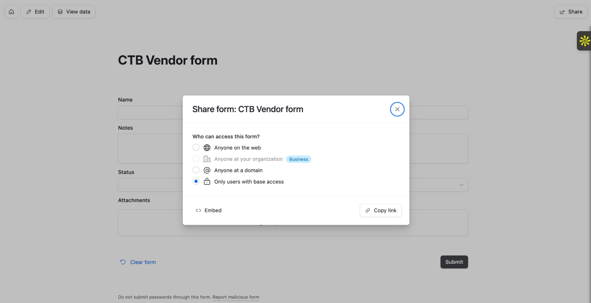 Pop-up in Airtable with form sharing settings. 