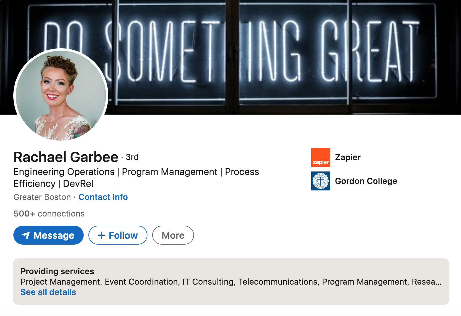 What's the Best LinkedIn Background for Your Profile?