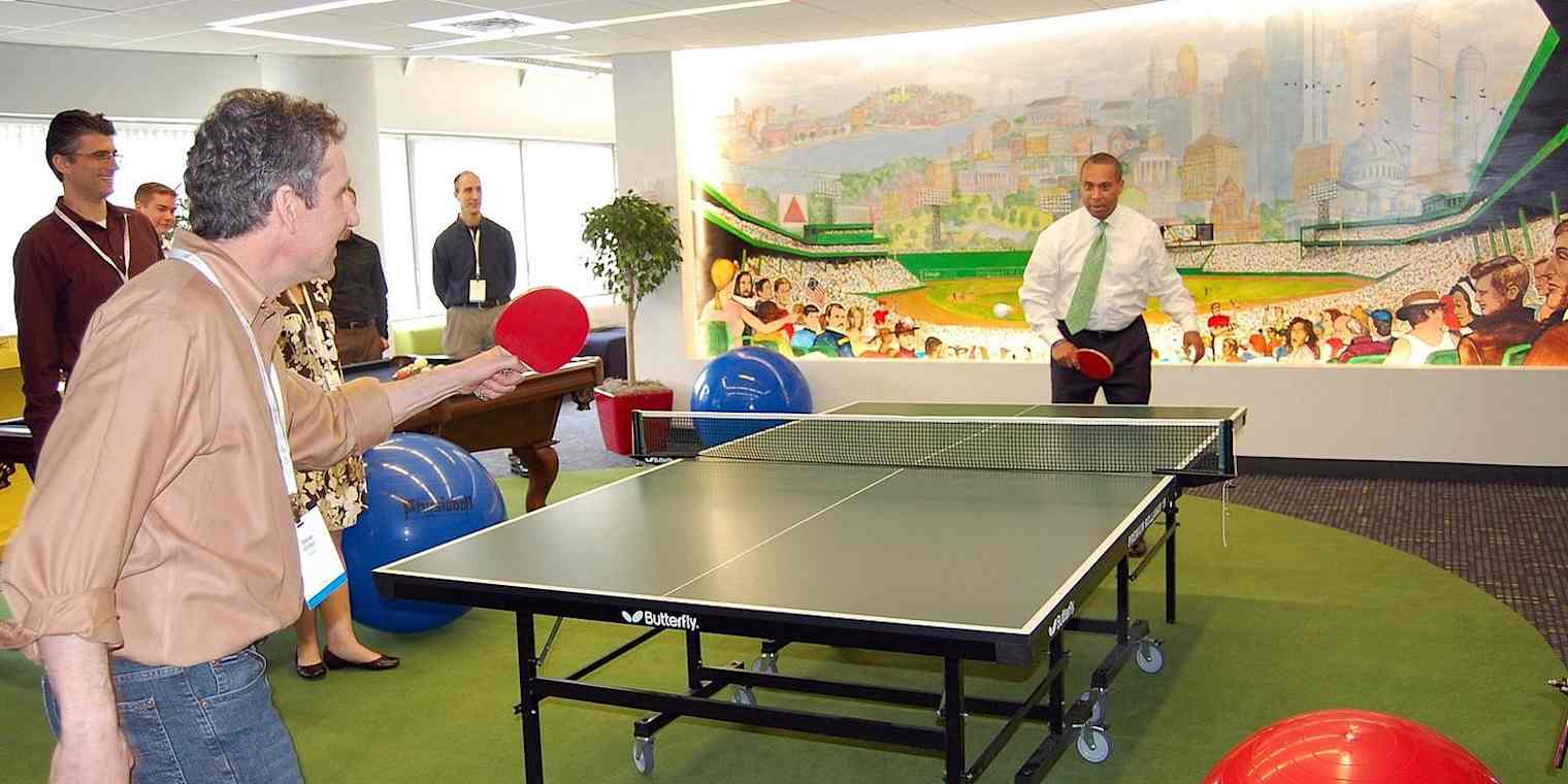 best-office-perks primary img