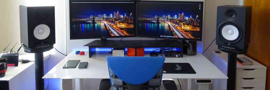Example of an ergonomic desk setup.