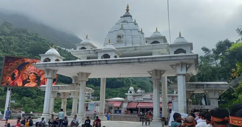 Embrace spiritual awakening with TravelTaxi - The sacred Vaishno Devi Cave Shrine.