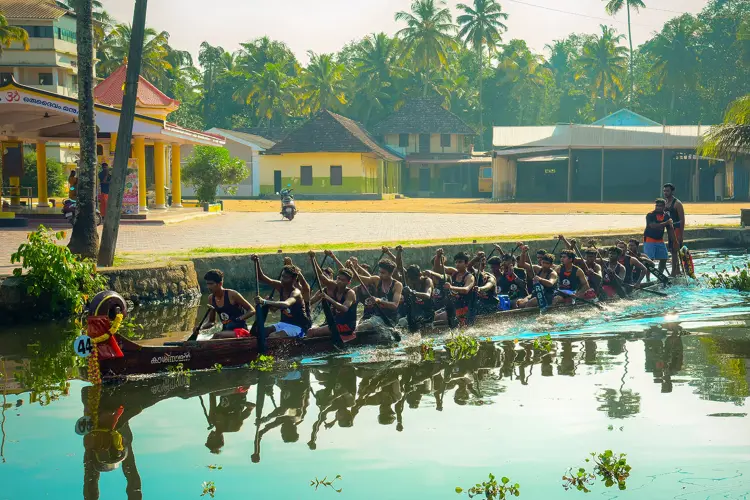 Witness Munnar's cultural vibrancy with TravelTaxi - The colorful Tharavadu Heritage Homes.