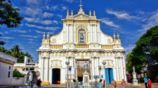 Discover the spiritual charm of Manakula Vinayagar Temple with TravelTaxi's guided tours in Pondicherry.