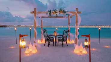 Embrace romantic bliss with TravelTaxi - Beachside honeymoon retreats in the Maldives.