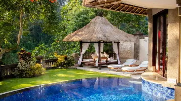 Discover romantic seclusion with TravelTaxi - Private villa stays in Bali.