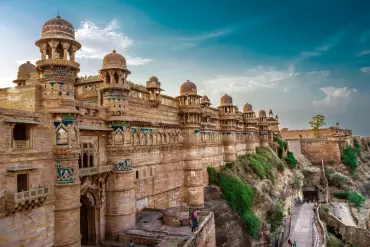 Witness Gwalior's cultural vibrancy with TravelTaxi - The colorful Tansen Music Festival.