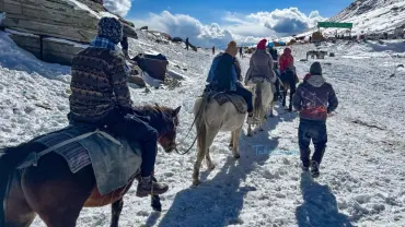 Indulge in Rohtang's culinary delights with TravelTaxi - The authentic Himalayan cuisine.