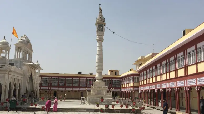 Experience the architectural marvel of Shri Mahavirji Temple with TravelTaxi's guided heritage tours in Rajasthan.