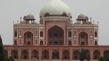 Witness the grandeur of Humayun's Tomb with TravelTaxi's guided tours in Delhi, a UNESCO World Heritage Site.