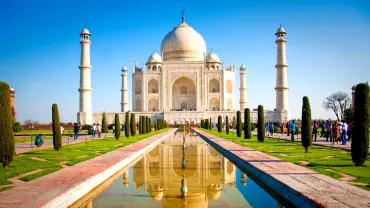 Witness Agra's vibrant festivals with TravelTaxi - The colorful Taj Mahotsav.