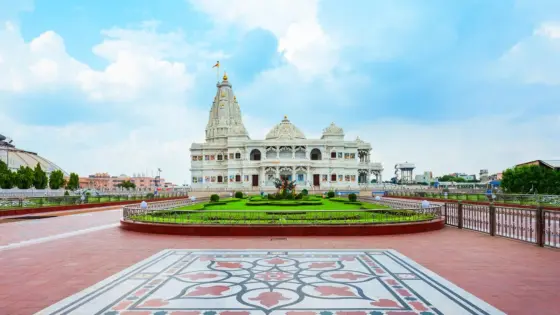 Experience musical heritage at Sarod Ghar Museum with TravelTaxi's cultural tours in Gwalior.