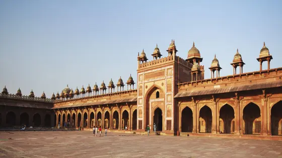 Experience the spiritual aura of Salim Chishti's Tomb at Fatehpur Sikri with TravelTaxi's guided tours in Uttar Pradesh.