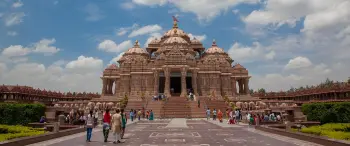 Witness divine grandeur with TravelTaxi - The iconic Akshardham Temple in Delhi.