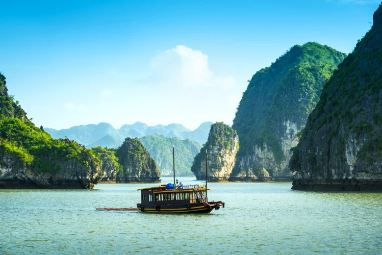 Witness Vietnam's natural wonders with TravelTaxi - The majestic Phong Nha-Ke Bang National Park.