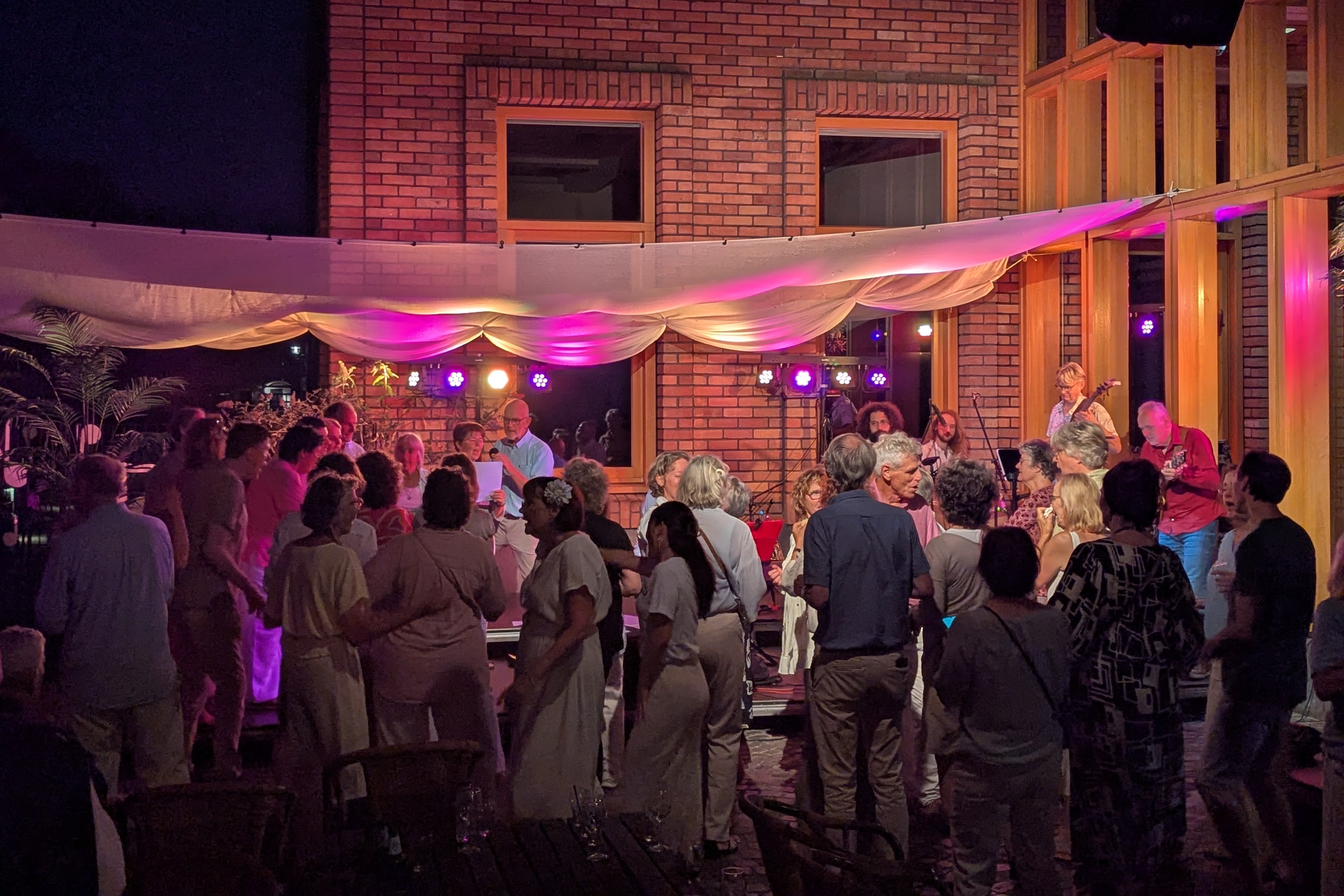 PXL 20250628 212235112