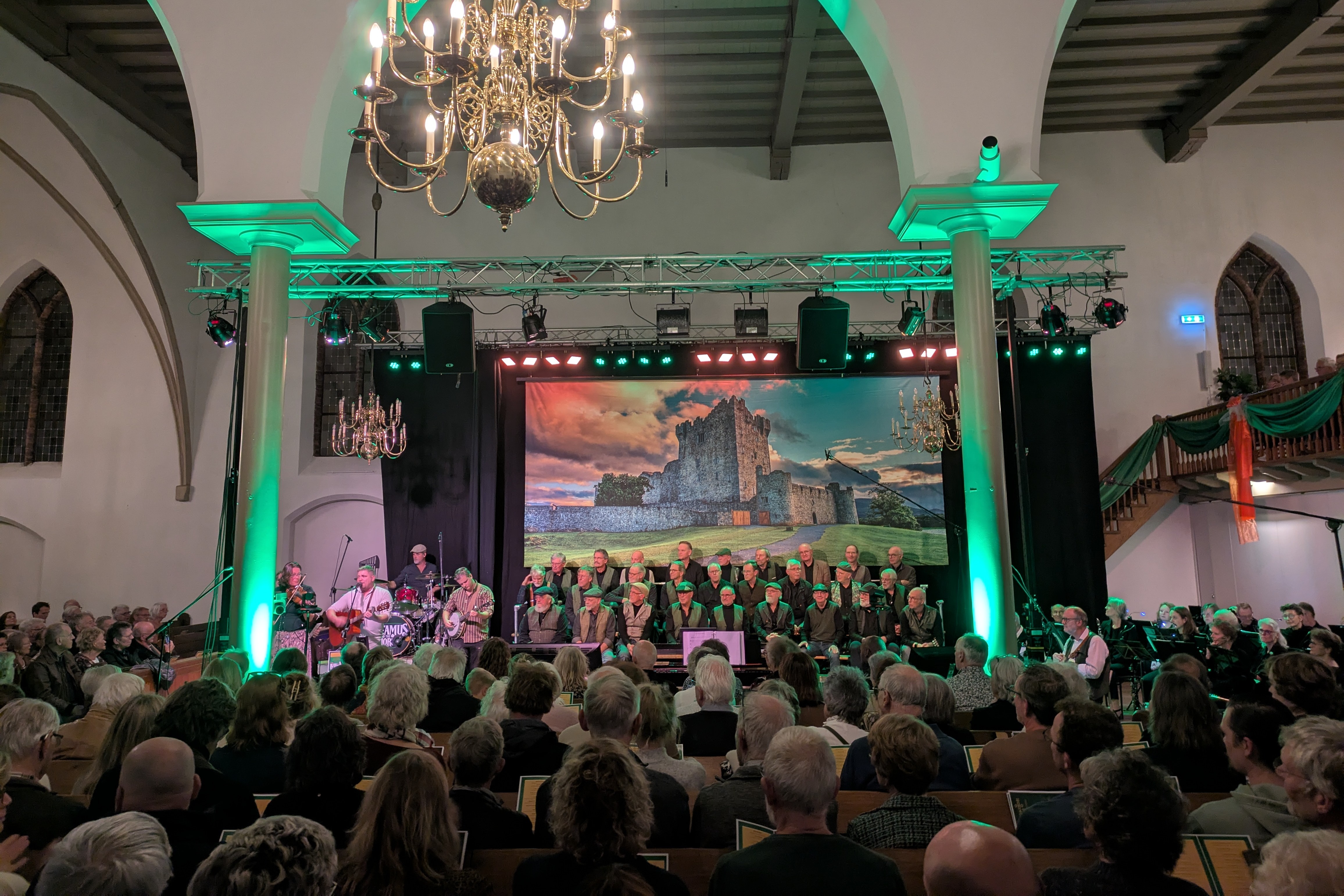 PXL 20251108 194039904