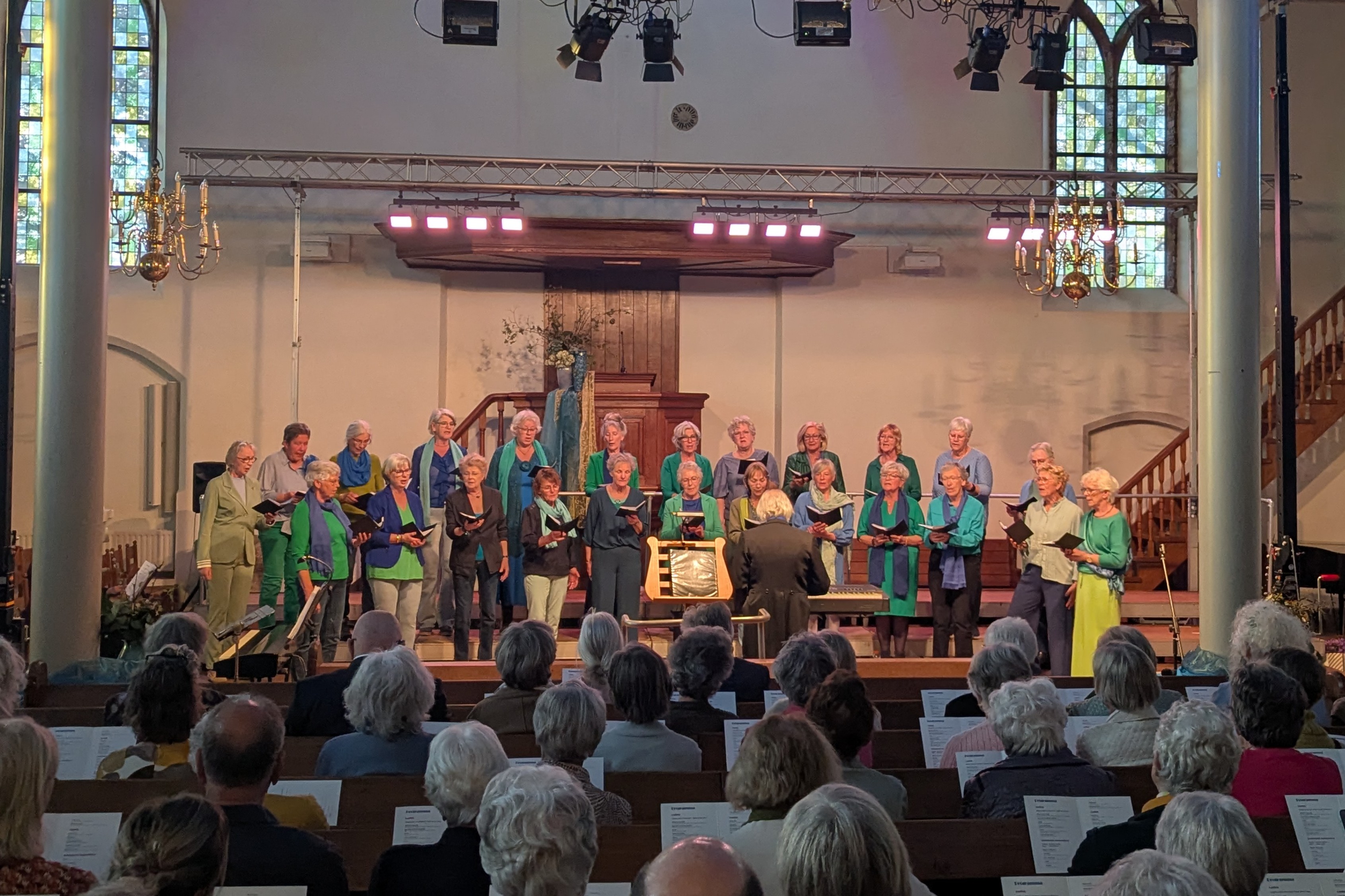 PXL 20250412 180159176