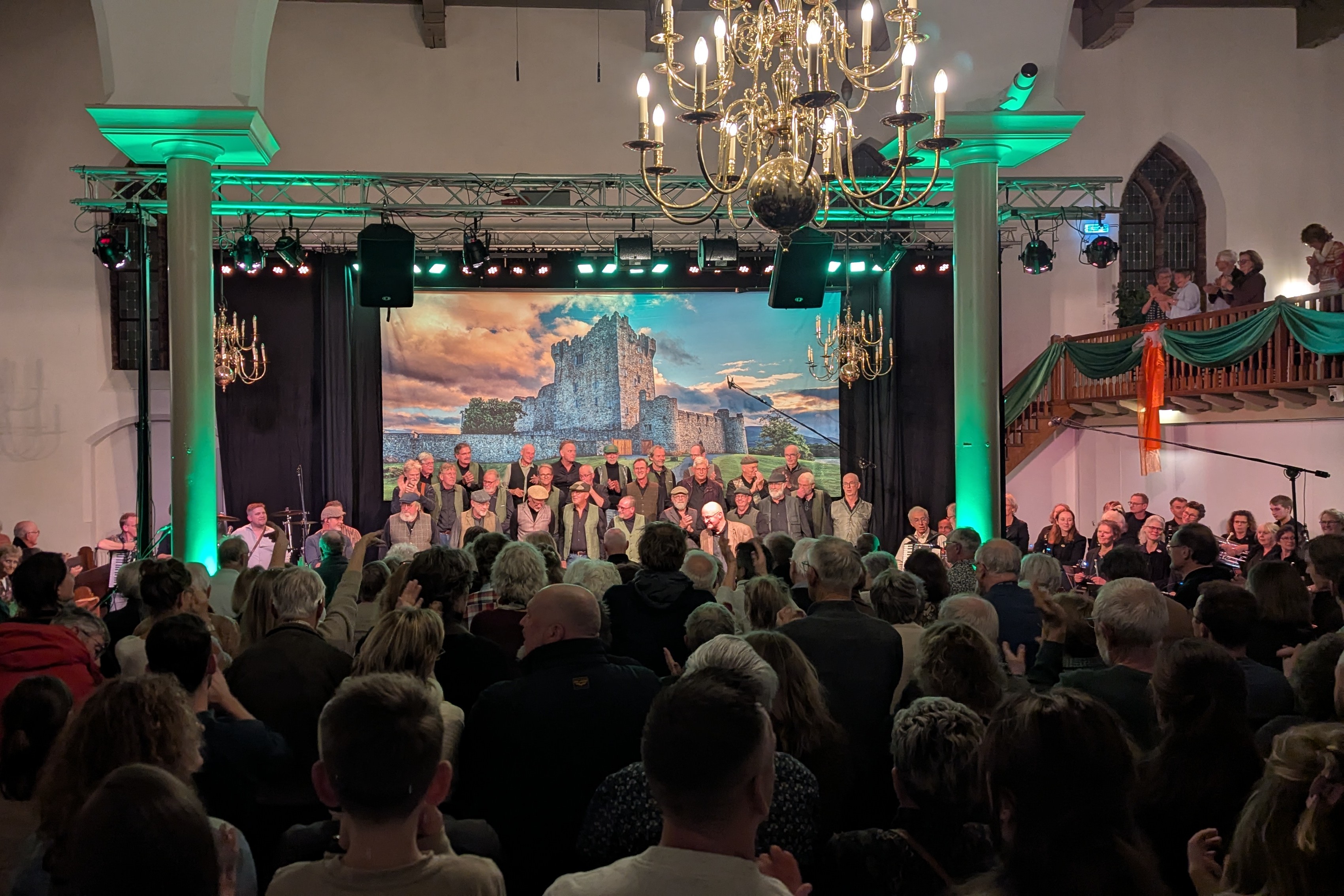 PXL 20251108 201725318