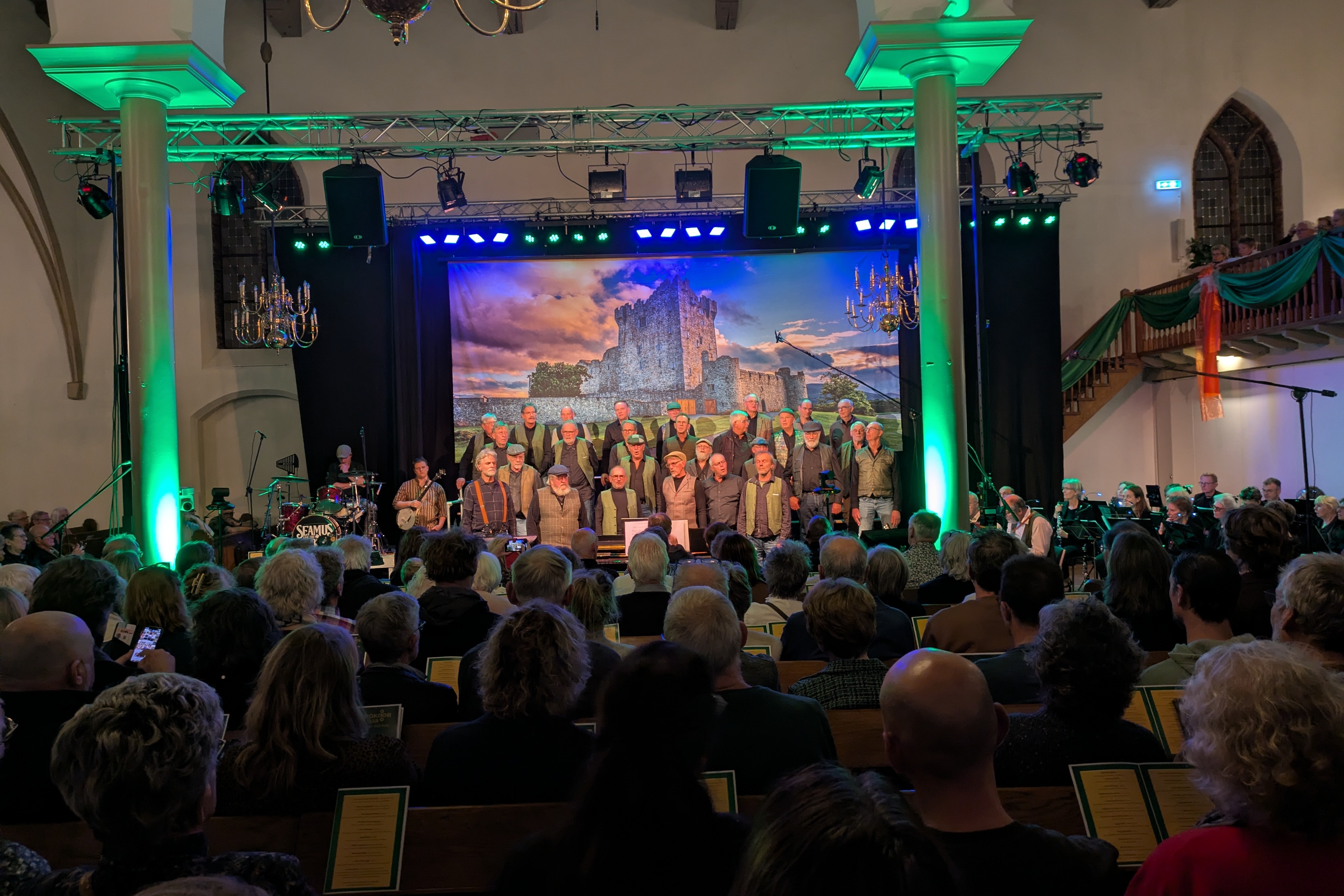 PXL 20251108 194941428.MP