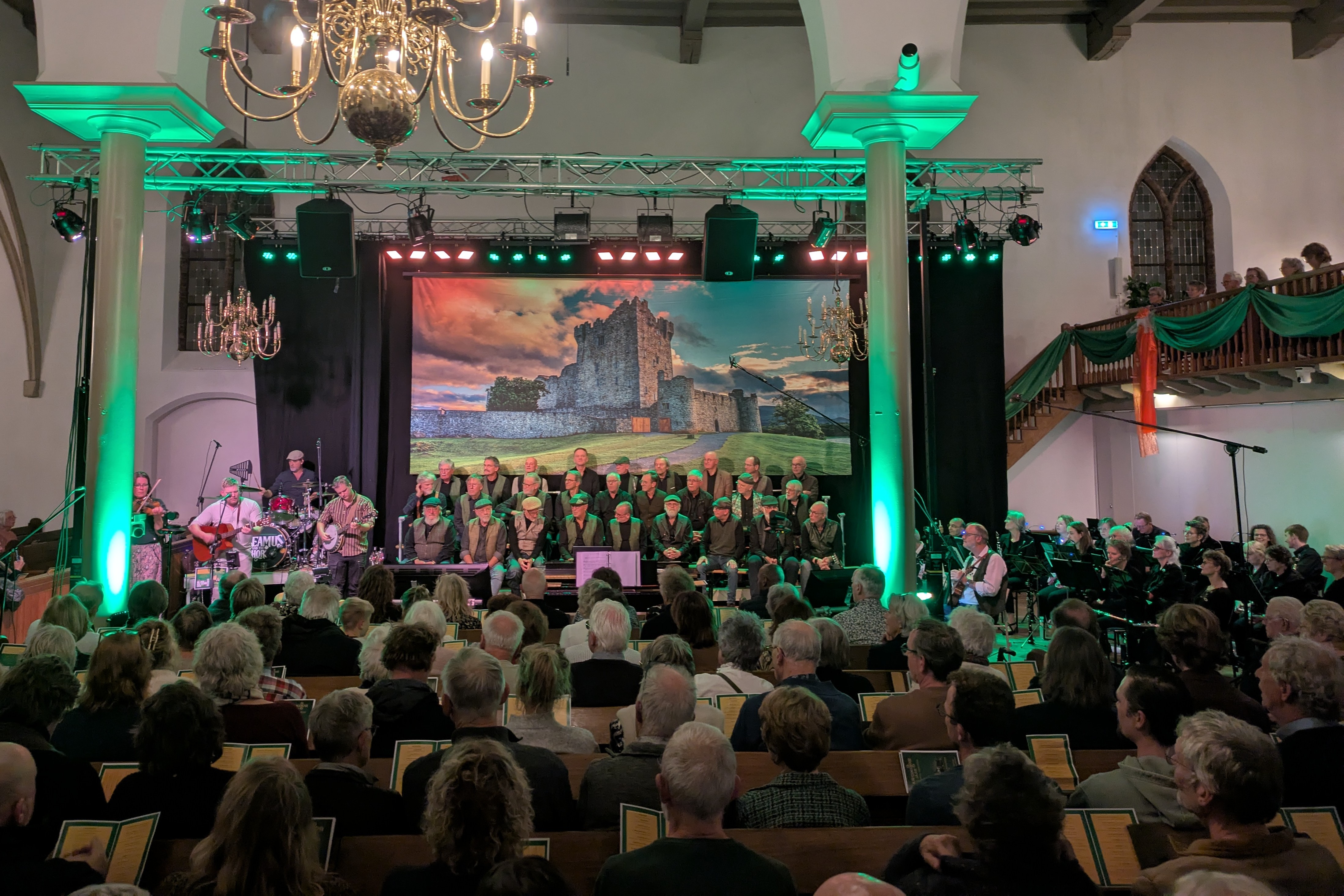 PXL 20251108 194055846