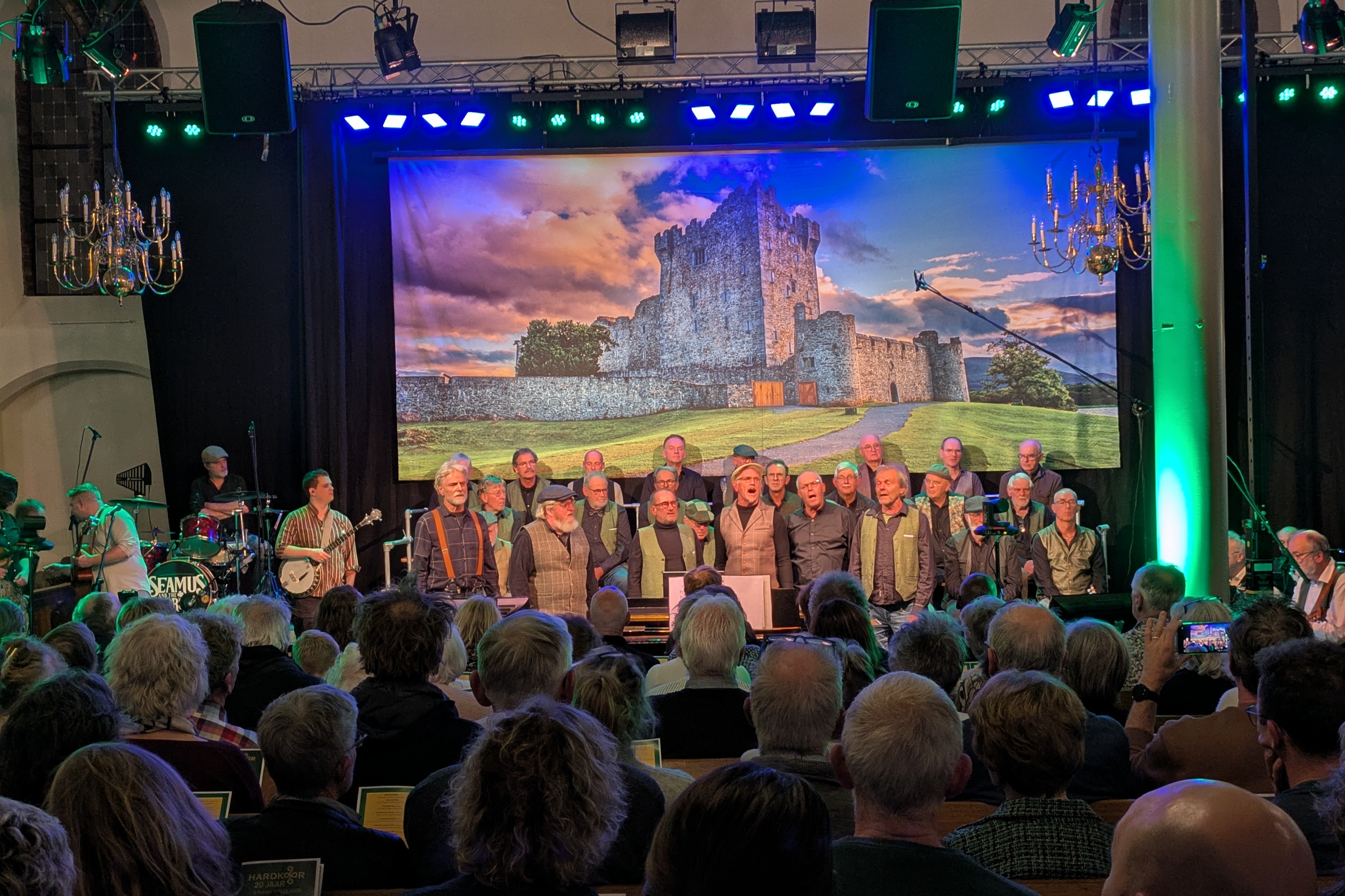 PXL 20251108 194836962