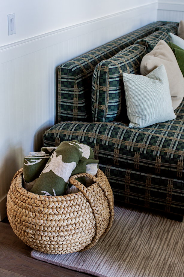 donner-couch-detail