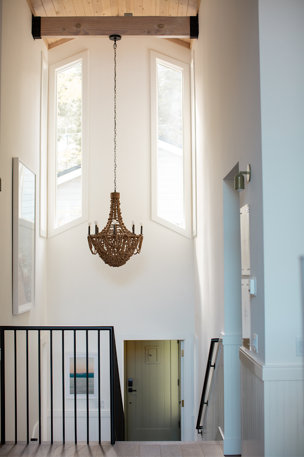 donner-stairs-chandelier