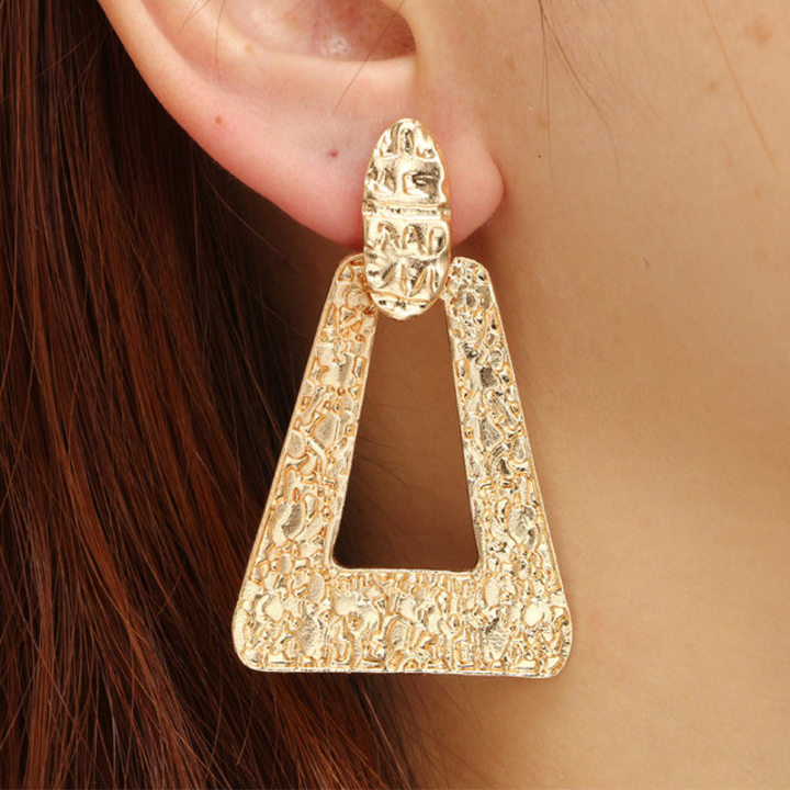 Gold Geometric Earring Model Charm Earrings