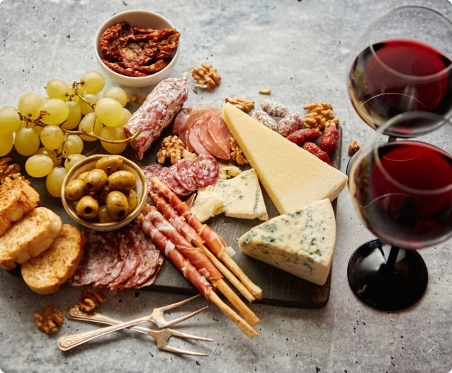 Pairing Cabernet Sauvignon wine with charcuterie and snacks