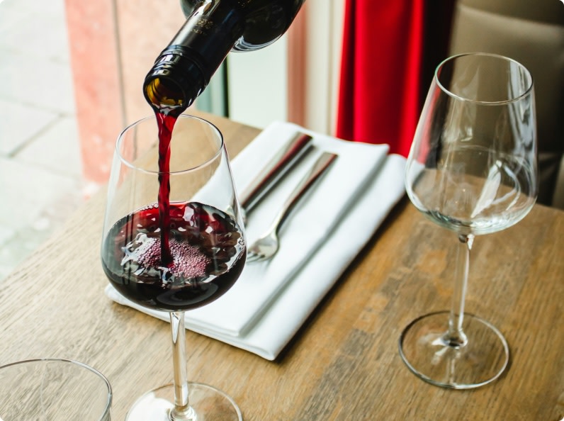 How to serve Pinot Noir wine
